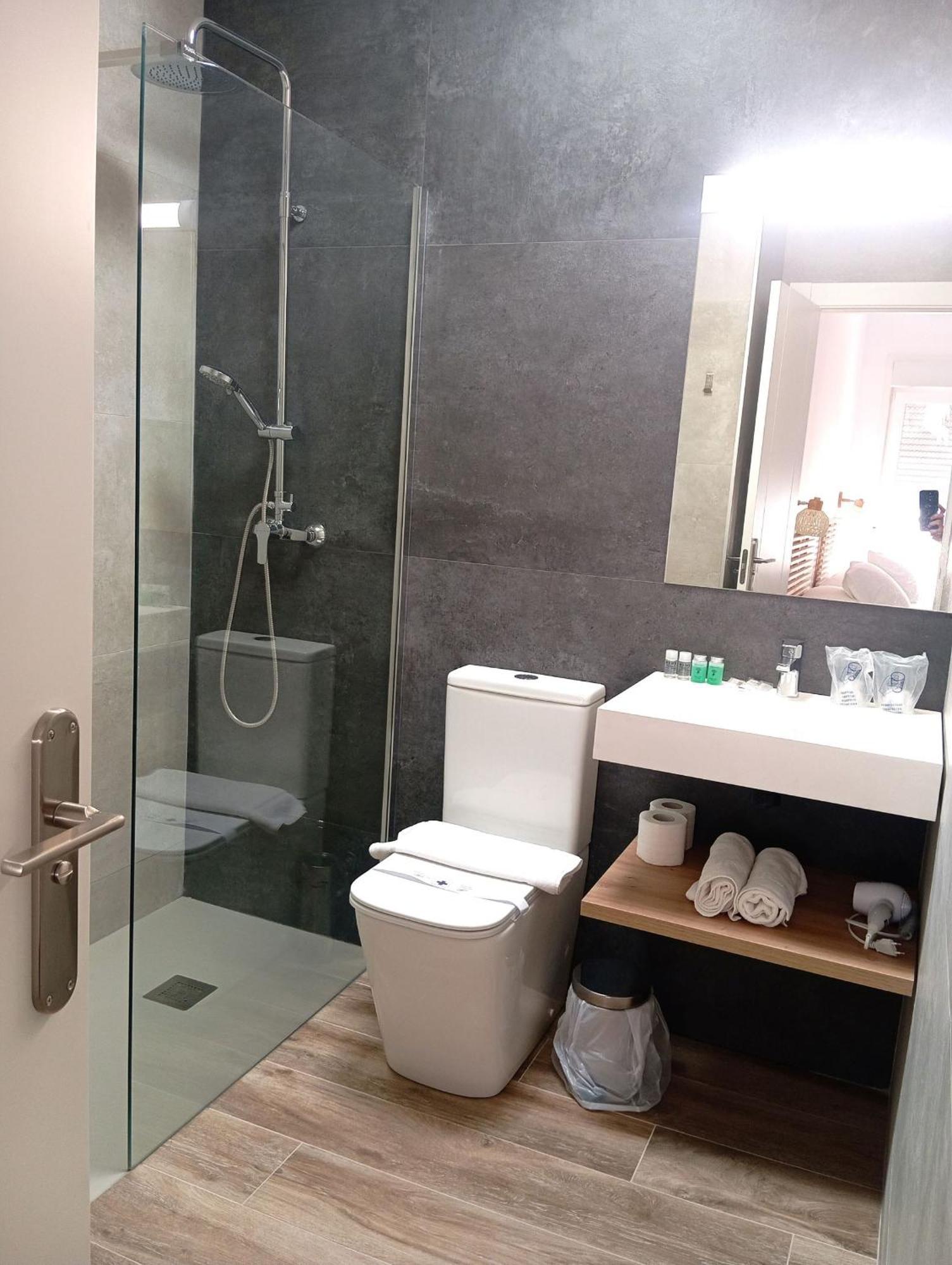 Hostal Casa Emilio Almería Exteriör bild
